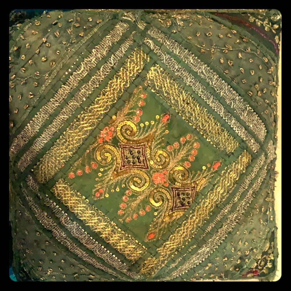 Decorative pillow